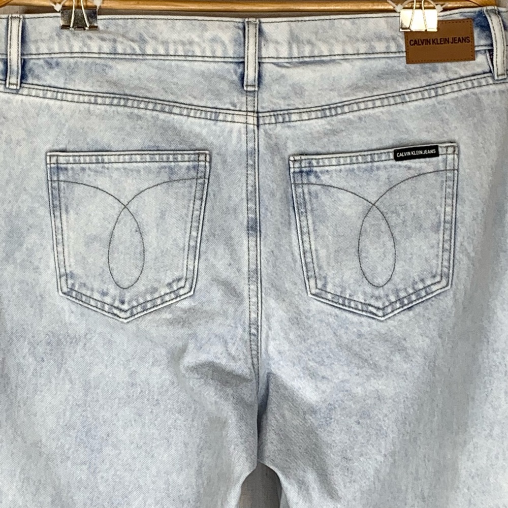Calvin Klein~NWT~Women’s Mid Rise Slim‎ Boyfriend Light Wash Jeans~Sz 31 - Picture 8 of 15